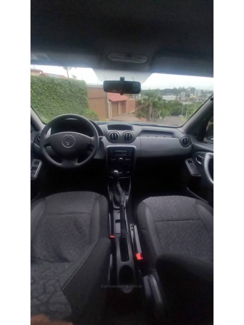 RENAULT - DUSTER - 2014/2015 - Branca - R$ 65.900,00