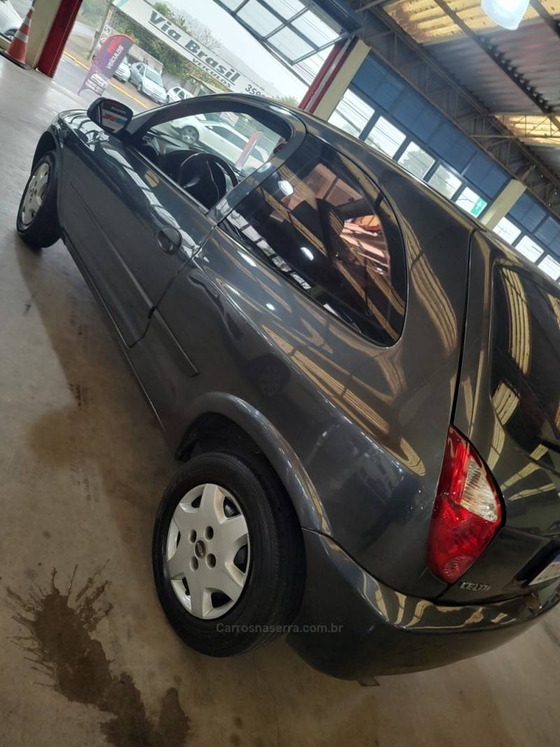 CHEVROLET - CELTA - 2007/2006 - Cinza - R$ 22.900,00