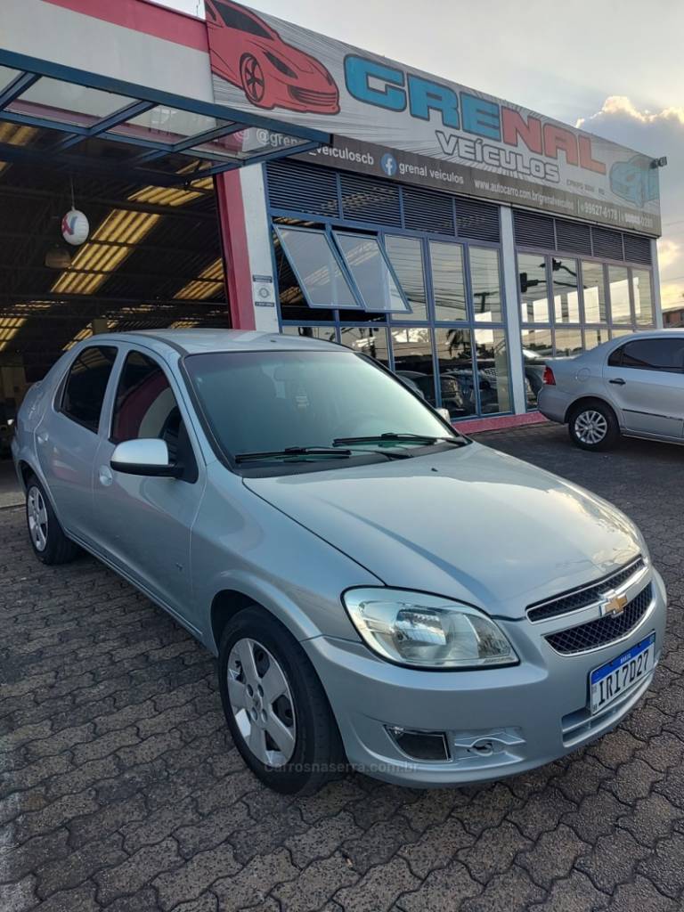 CHEVROLET - PRISMA - 2011/2011 - Prata - R$ 31.900,00