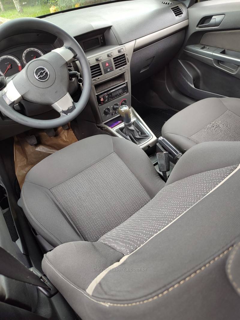 CHEVROLET - VECTRA - 2010/2010 - Prata - R$ 38.900,00