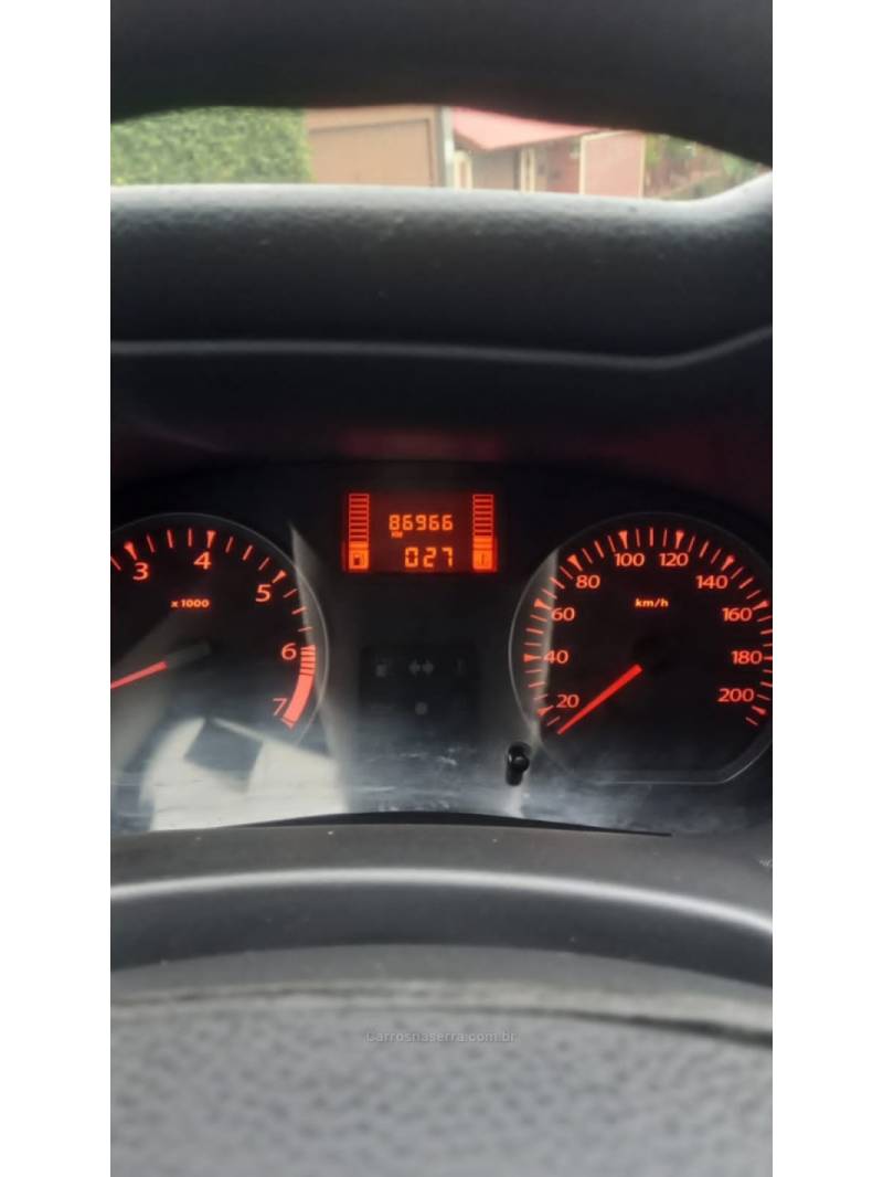 RENAULT - DUSTER - 2014/2015 - Branca - R$ 65.900,00